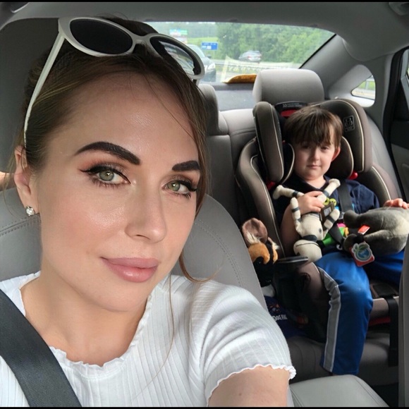 Meet your Posher, Laura - Picture 4 of 4